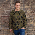 Sudadera de estampado integral Meandro sobre modelo, pared de ladrillo