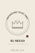 Lámina Royal Ink Nº05 El Sello — sello circular lineart con corona y lacre burdeos sobre marfil