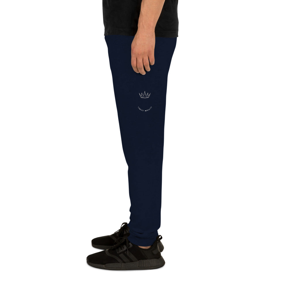 Jogger Street Royalty Corona Arco navy, detalle estampado pierna izquierda