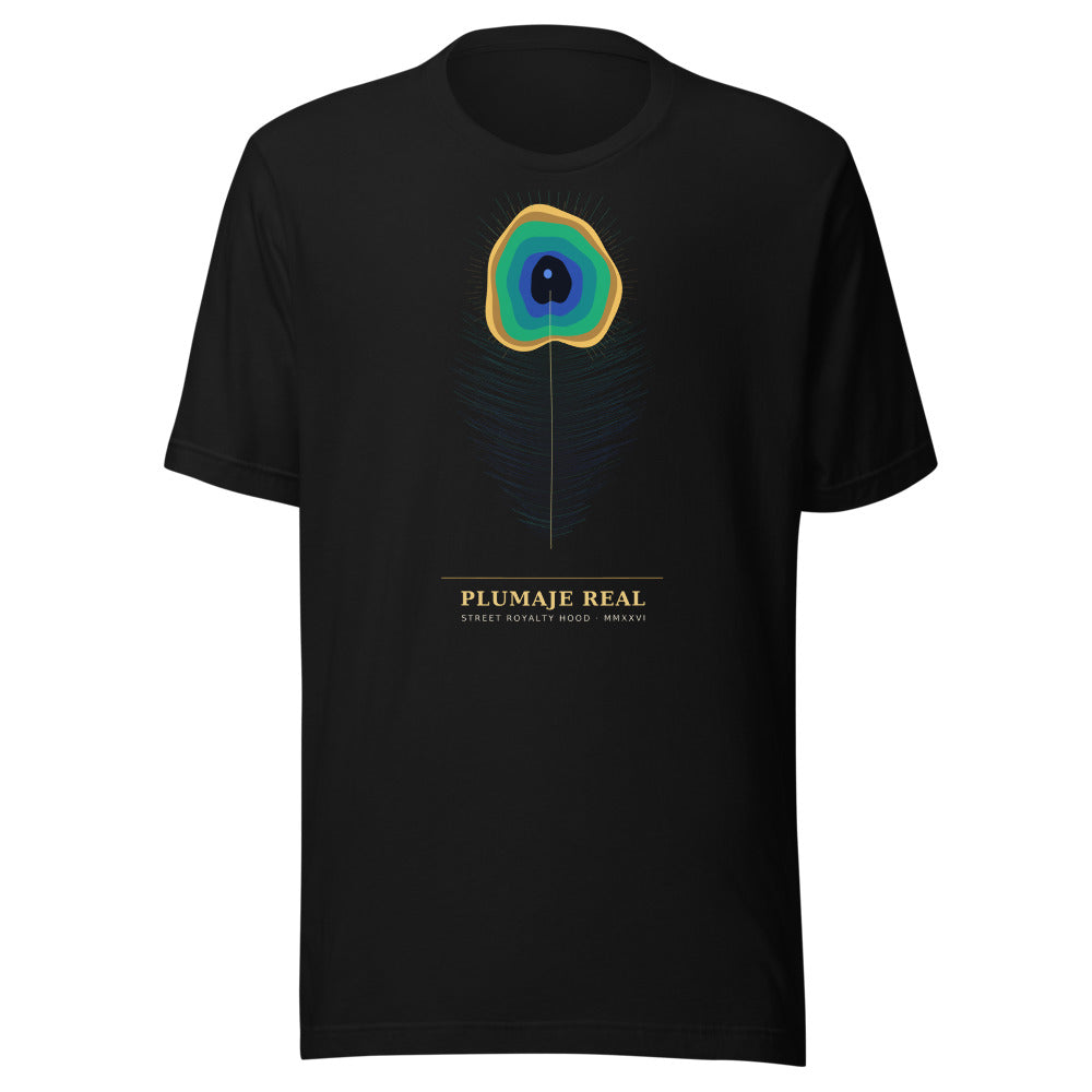 Camiseta negra con pluma de pavo real en esmeralda y oro, lockup Plumaje Real
