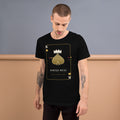 Camiseta Baraja Real — Negro — modelo con tatuajes