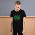 Camiseta Malaquita Real — Negro — modelo con tatuajes