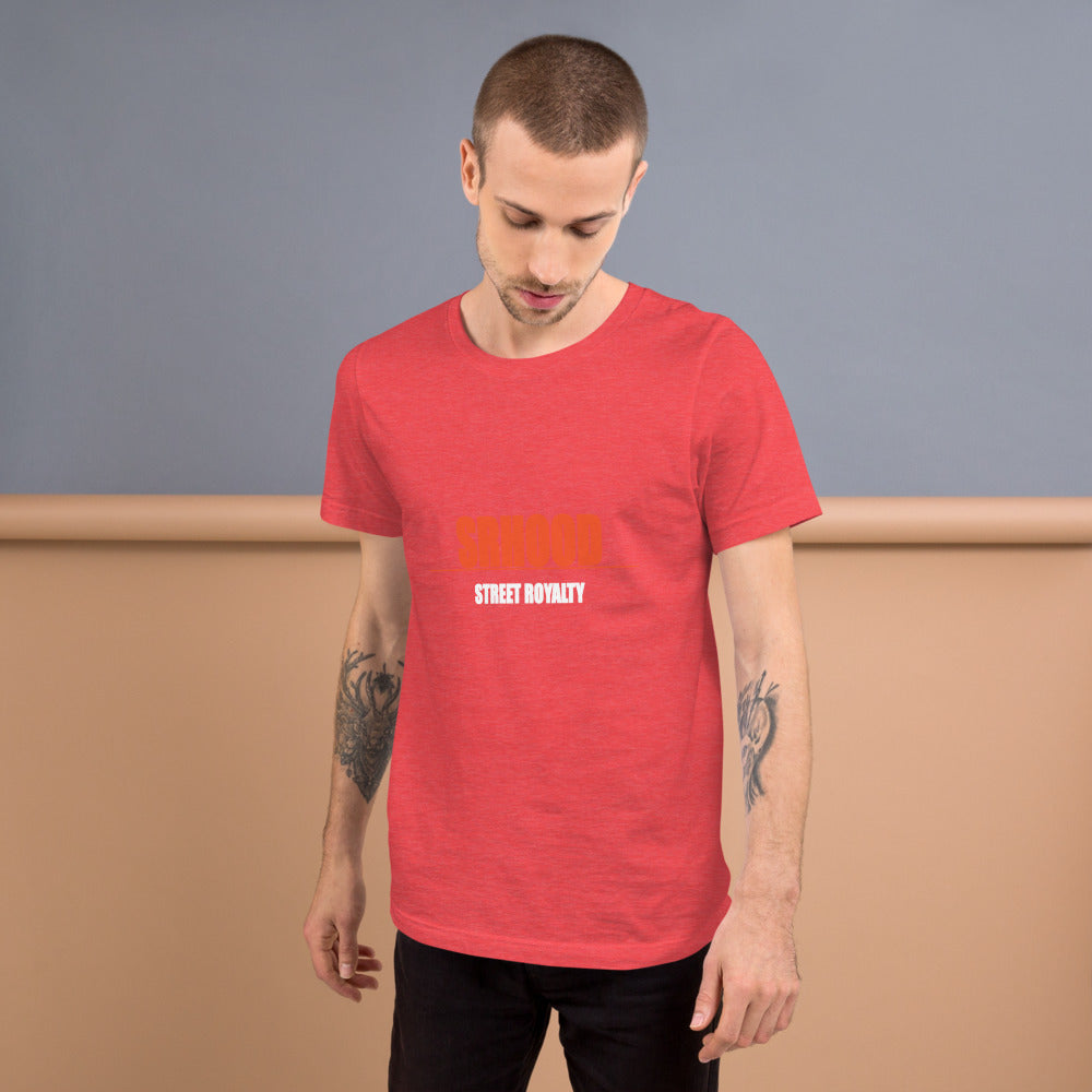 Camiseta Royalty — Rojo — modelo con tatuajes