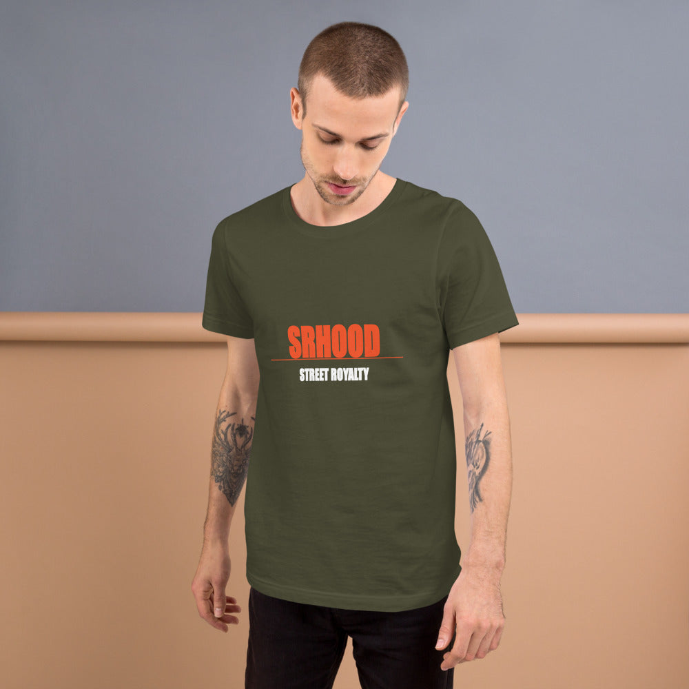 Camiseta — Verde Militar — modelo con tatuajes