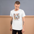 Camiseta Serpentina Modular — Blanco — modelo con tatuajes